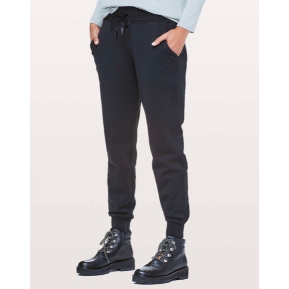 Lululemon Warm Down Jogger II - 28" - Size 6 - Black